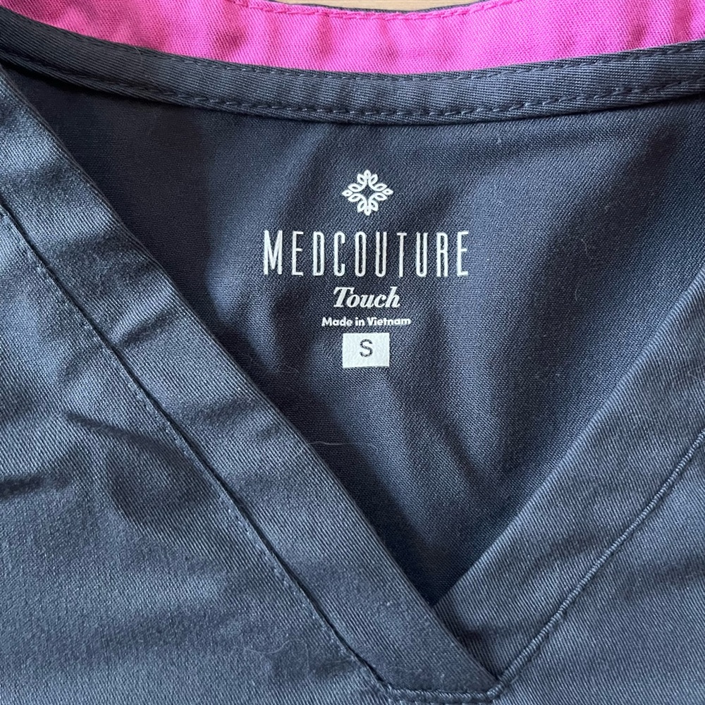 MedCouture scrub top in pewter color size small